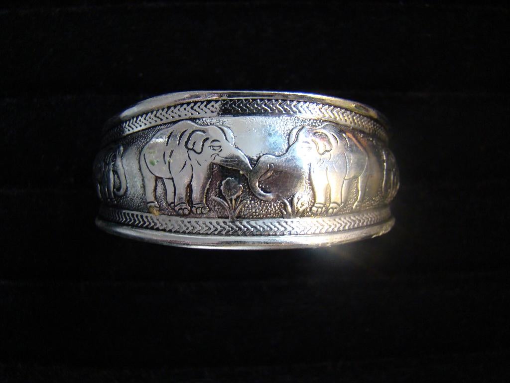 Armband Tibet zilver handgemaakt Olifanten ongedragen -NIEUW, Ophalen of Verzenden, Nieuw, Zilver, Zilver
