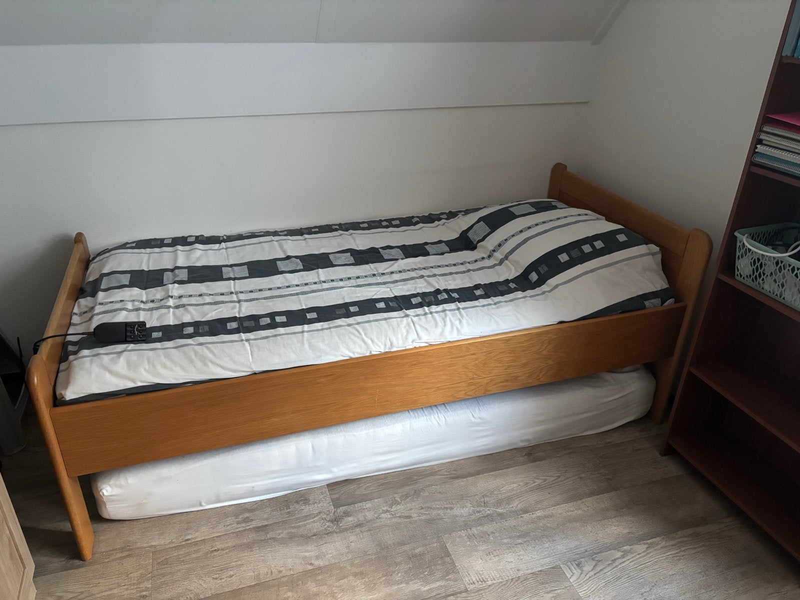 Verstelbaar 1-persoons seniorenbed, Ophalen, 90 cm, Eenpersoons, 200 cm