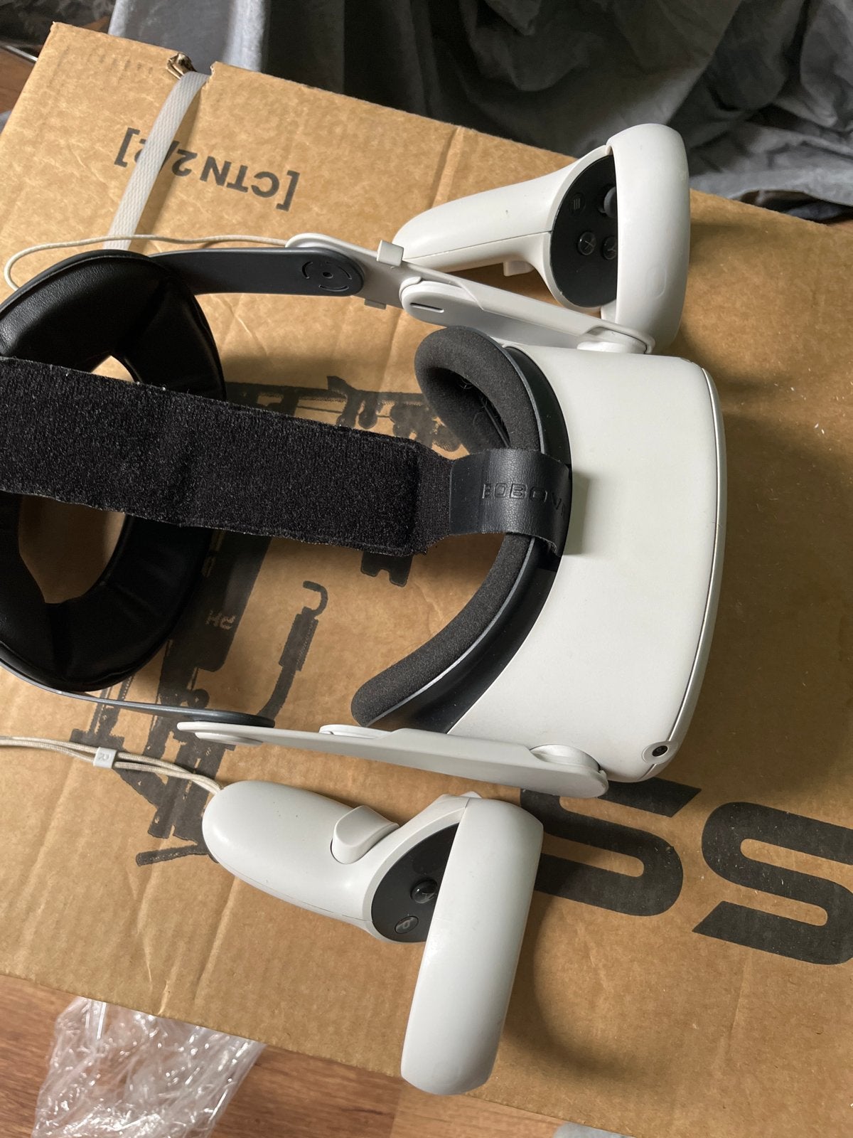 Oculus Quest 2 met hoofdband en 2 controllers, Spelcomputers en Games, Virtual Reality, Zo goed als nieuw, Overige platformen