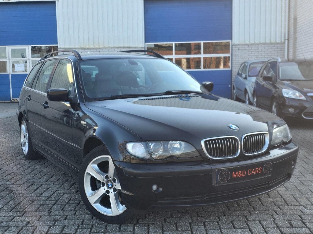 BMW 3-serie Touring 325xi Special Edition AUTOMAAT/TREKHAAK/, Auto's, BMW, Automaat, Zwart, Zwart, Vierwielaandrijving