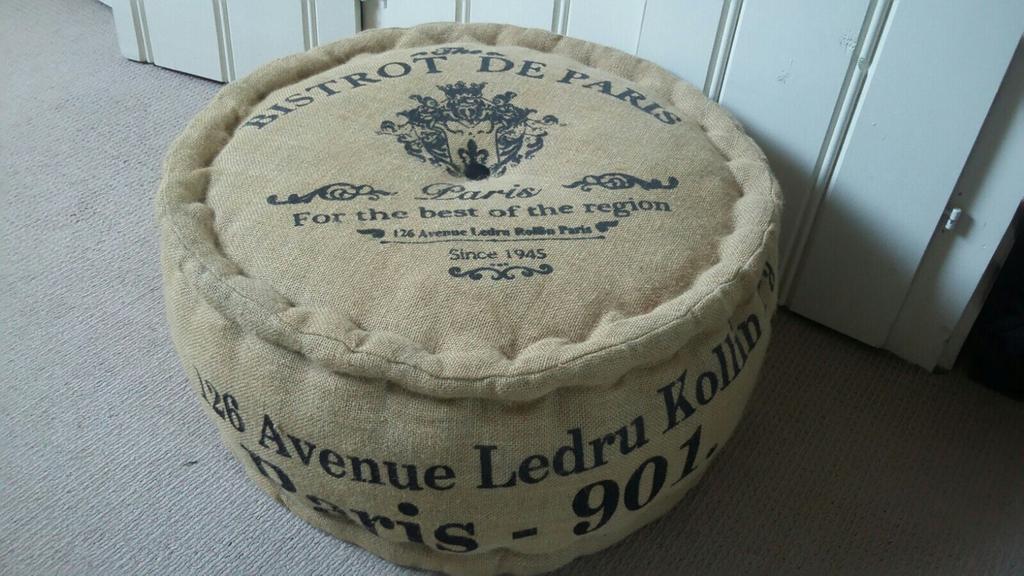 Landelijke brocante jutte poef in nieuwstaat!, Huis en Inrichting, Banken | Voetenbanken en Poefen, Ophalen of Verzenden, Stof
