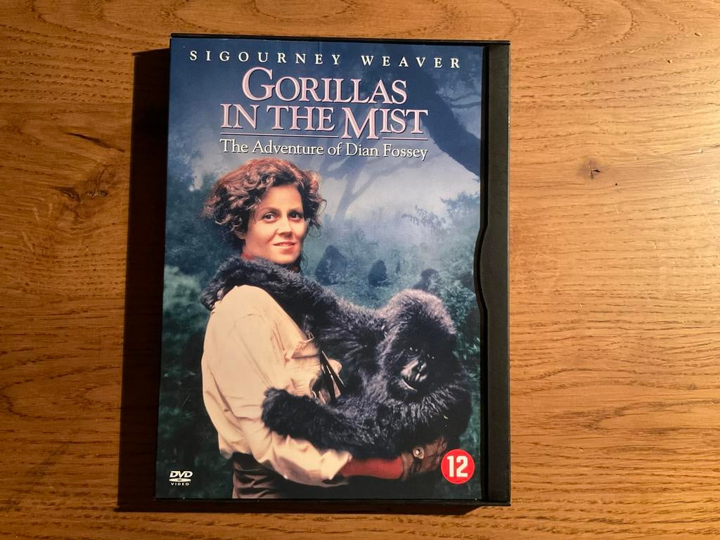 6).Gorillas in the Mist - Sigourney Weaver (als Dian Fossey), Cd's en Dvd's, Alle leeftijden, Ophalen of Verzenden, Zo goed als nieuw
