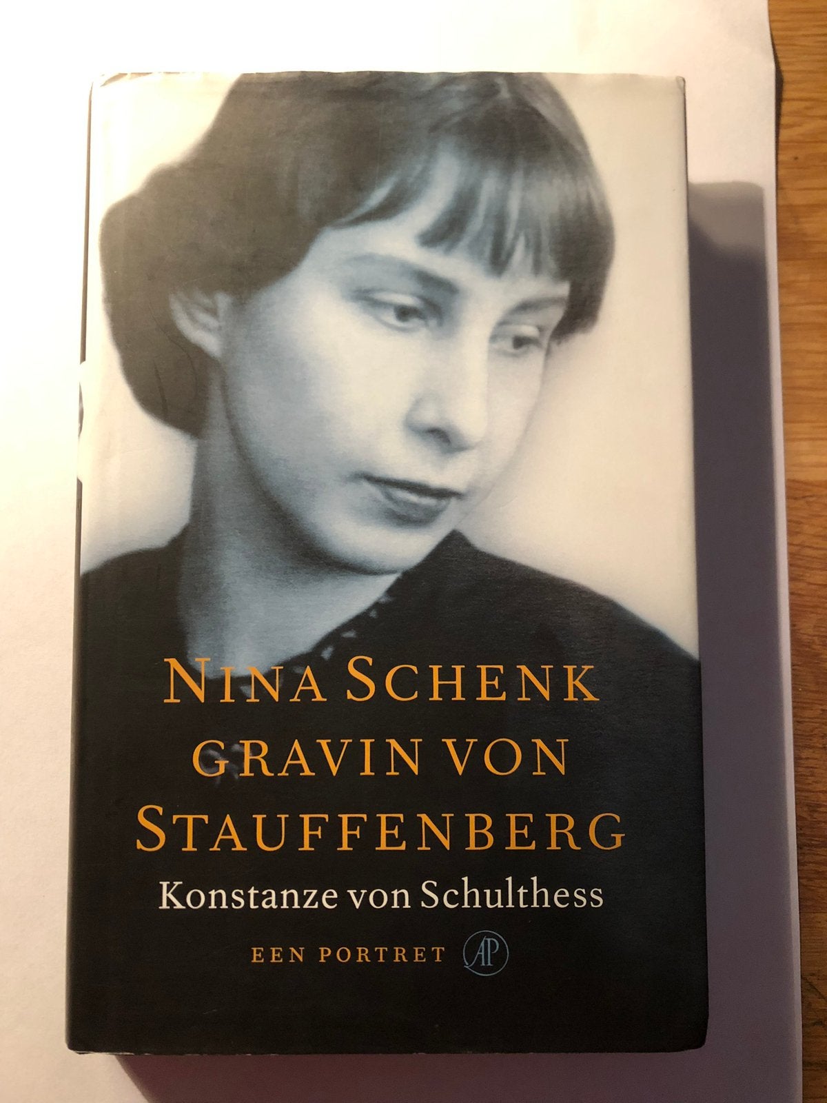 Nina Schenk Gravin von Stauffenberg - Een Portret, Ophalen of Verzenden, Gelezen