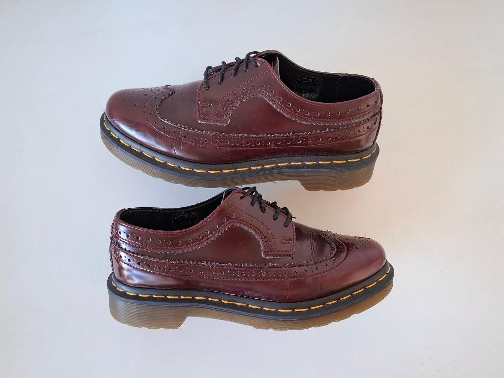 > Dr Martens maat 38 Oxford Brush cherry red Vegan brogues, Schoenen met lage hakken, Verzenden, Zo goed als nieuw, Dr Martens