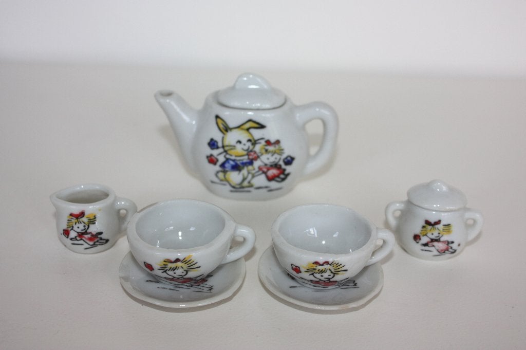 Poppenserviesje merk Foreign, Ophalen of Verzenden