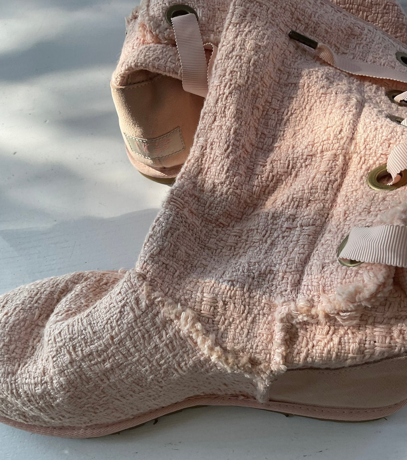 UGGS mooie NIEUWE roze heirloom laarsjes met linten 40, Verzenden, Zo goed als nieuw, Roze
