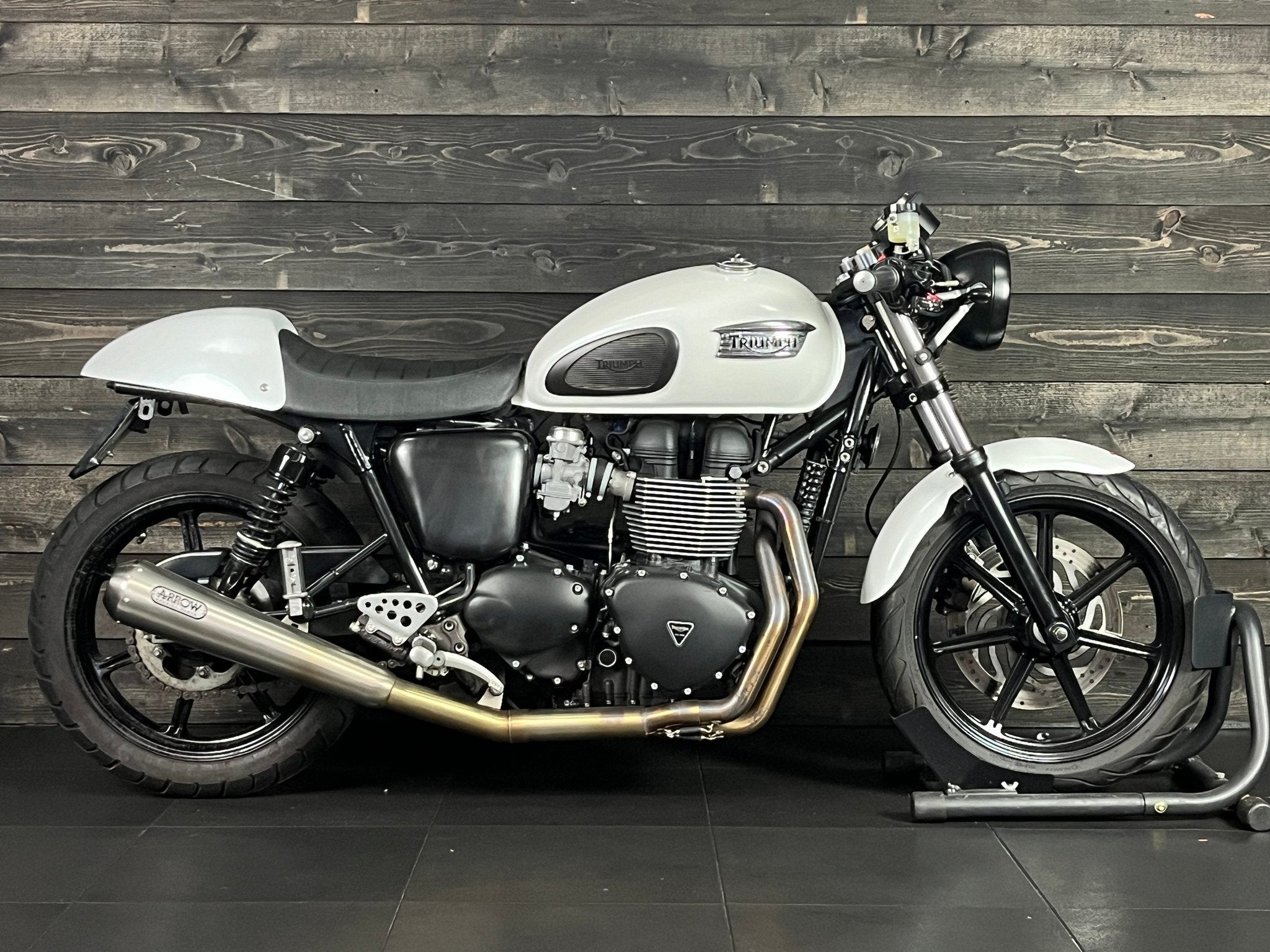 Triumph BONNEVILLE T100 CUSTOM (bj 2013), Chopper, Bedrijf, Meer dan 35 kW, 865 cc