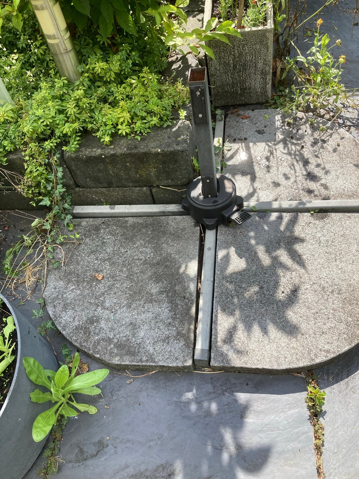 Parasolvoet met 4 stenen parasoltegels - Gebruikt, Ophalen, Gebruikt, 1 tot 2 meter, Parasolvoet