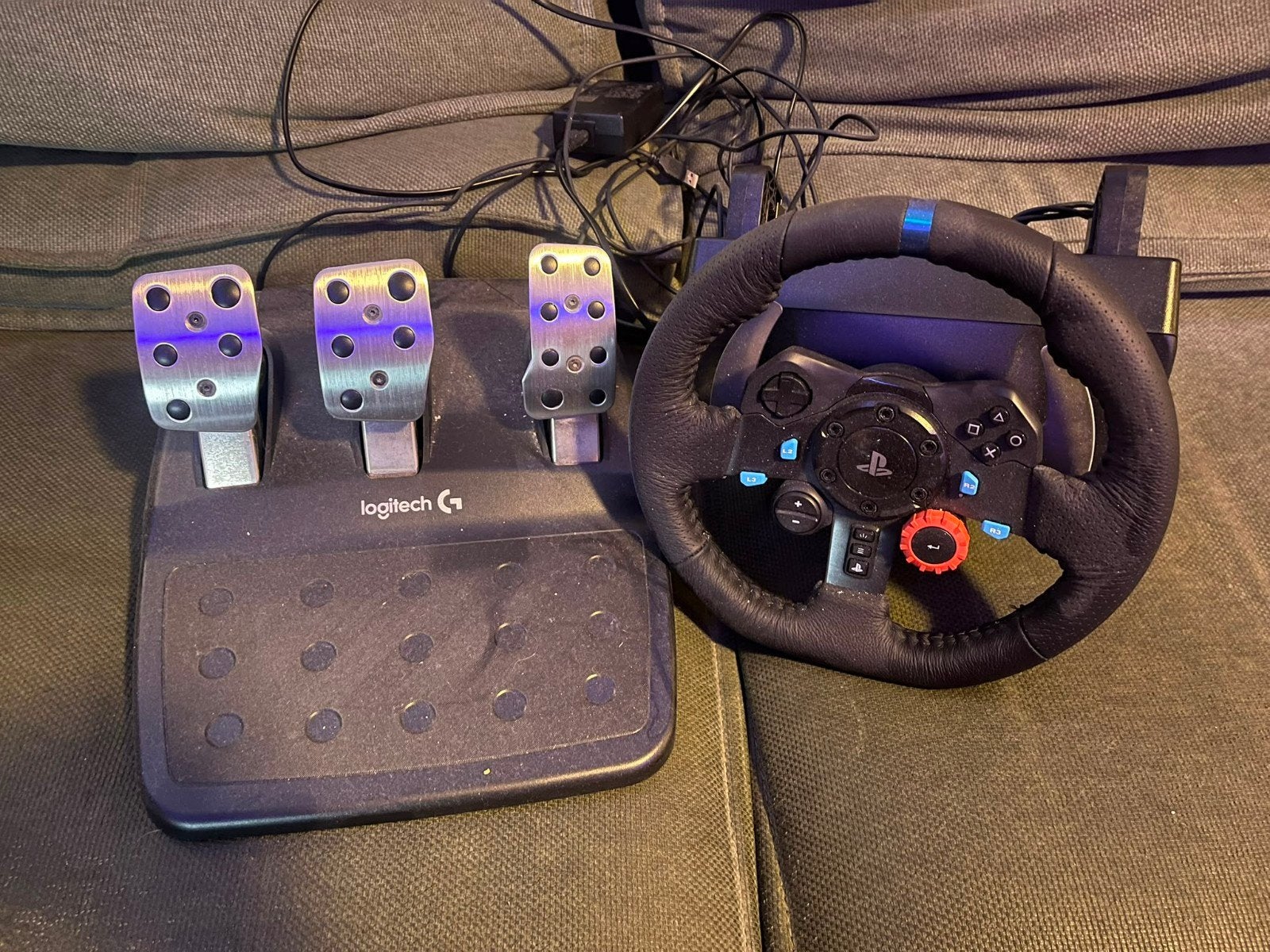 Logitech G29 Driving Force Racing Wheel + Pedalen, Spelcomputers en Games, Spelcomputers | Overige, Zo goed als nieuw, Overige merken