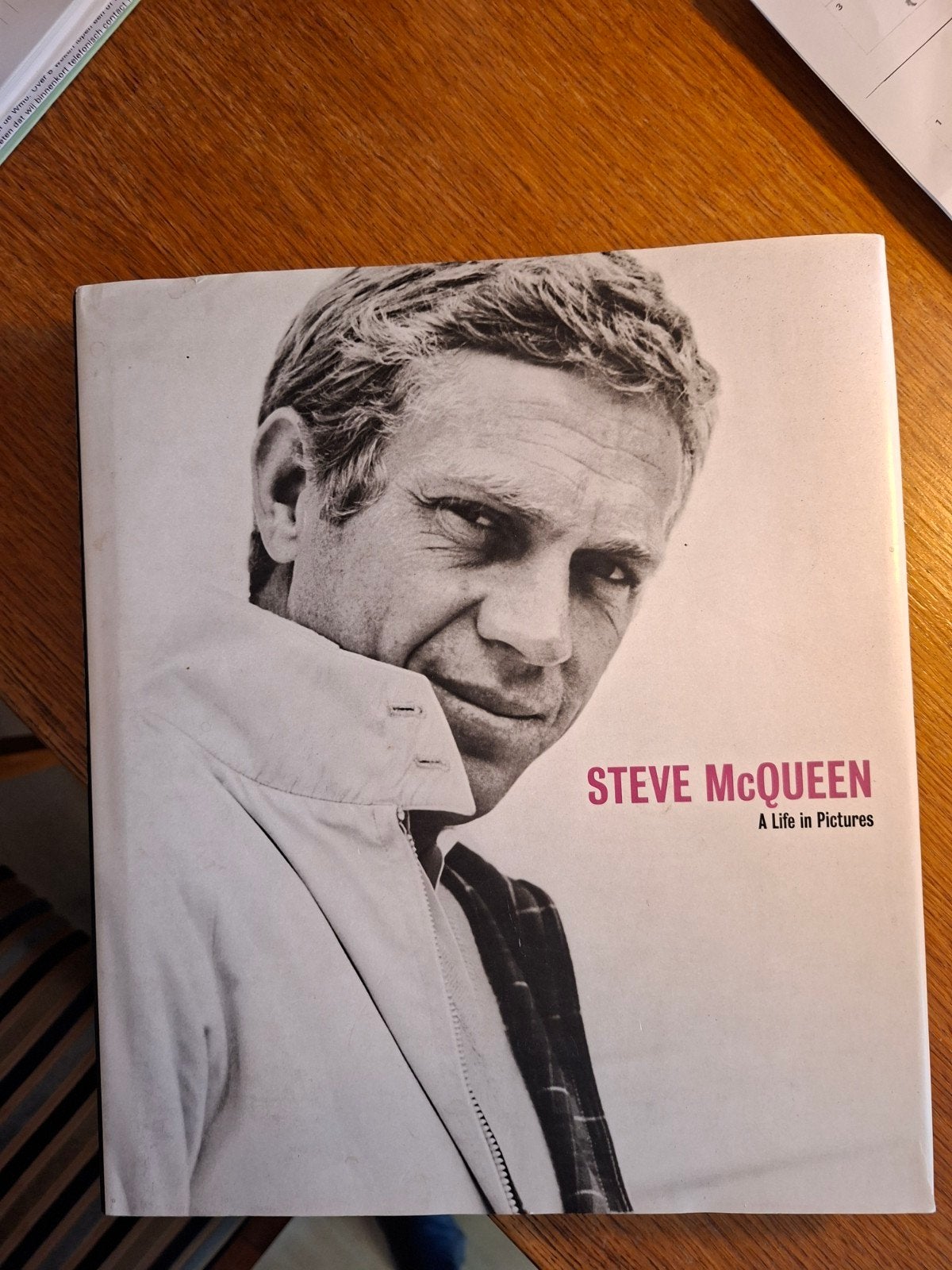 Steve McQueen: A Life in Pictures - Boek, Ophalen of Verzenden, Zo goed als nieuw, Axelle Emden, Personen