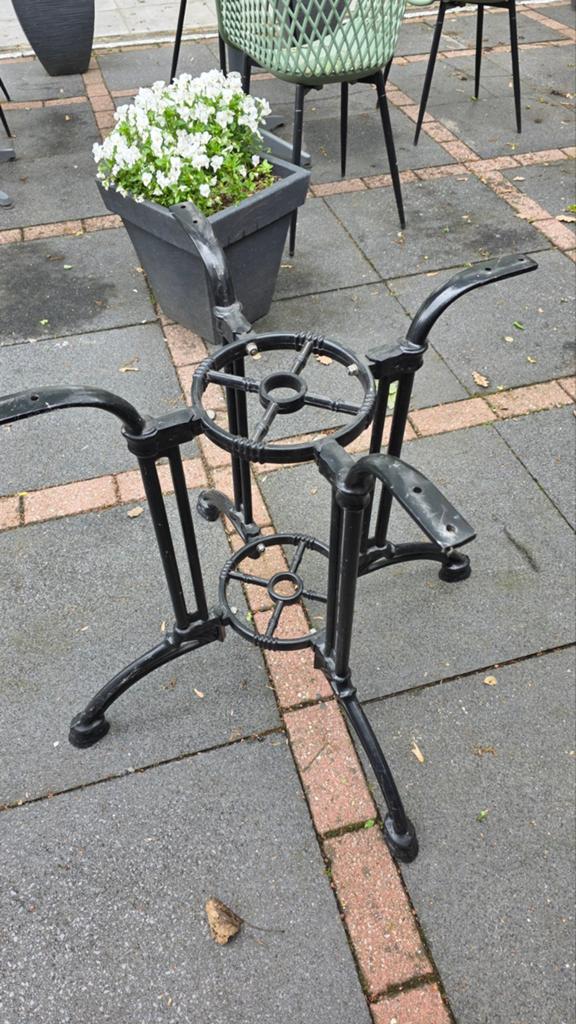 Zwart metalen tafelpoot zonder blad, Huis en Inrichting, Tafelpoot, Minder dan 50 cm, Gebruikt, Minder dan 50 cm