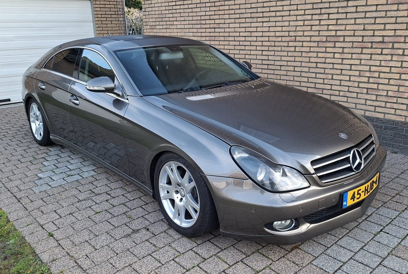 Mercedes-Benz CLS 3.5 Cls350 CGI AUT 2007 Grijs, Auto's, Mercedes-Benz, Automaat, Achterwielaandrijving, 4 stoelen, 11 km/l