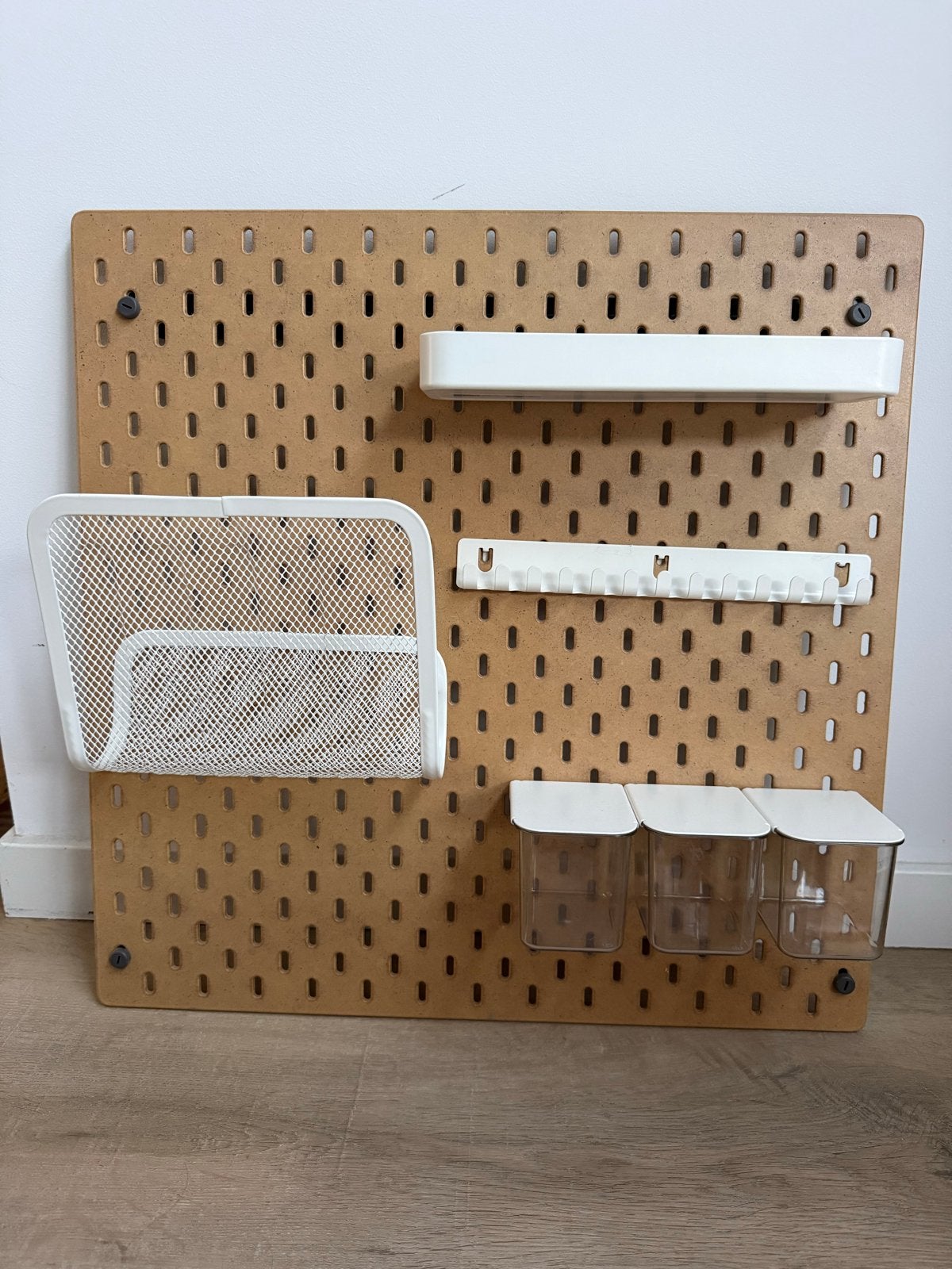 IKEA Skadis Pegboard met accessoires, Huis en Inrichting, Ophalen, Hout, Meerkleurig, Zo goed als nieuw