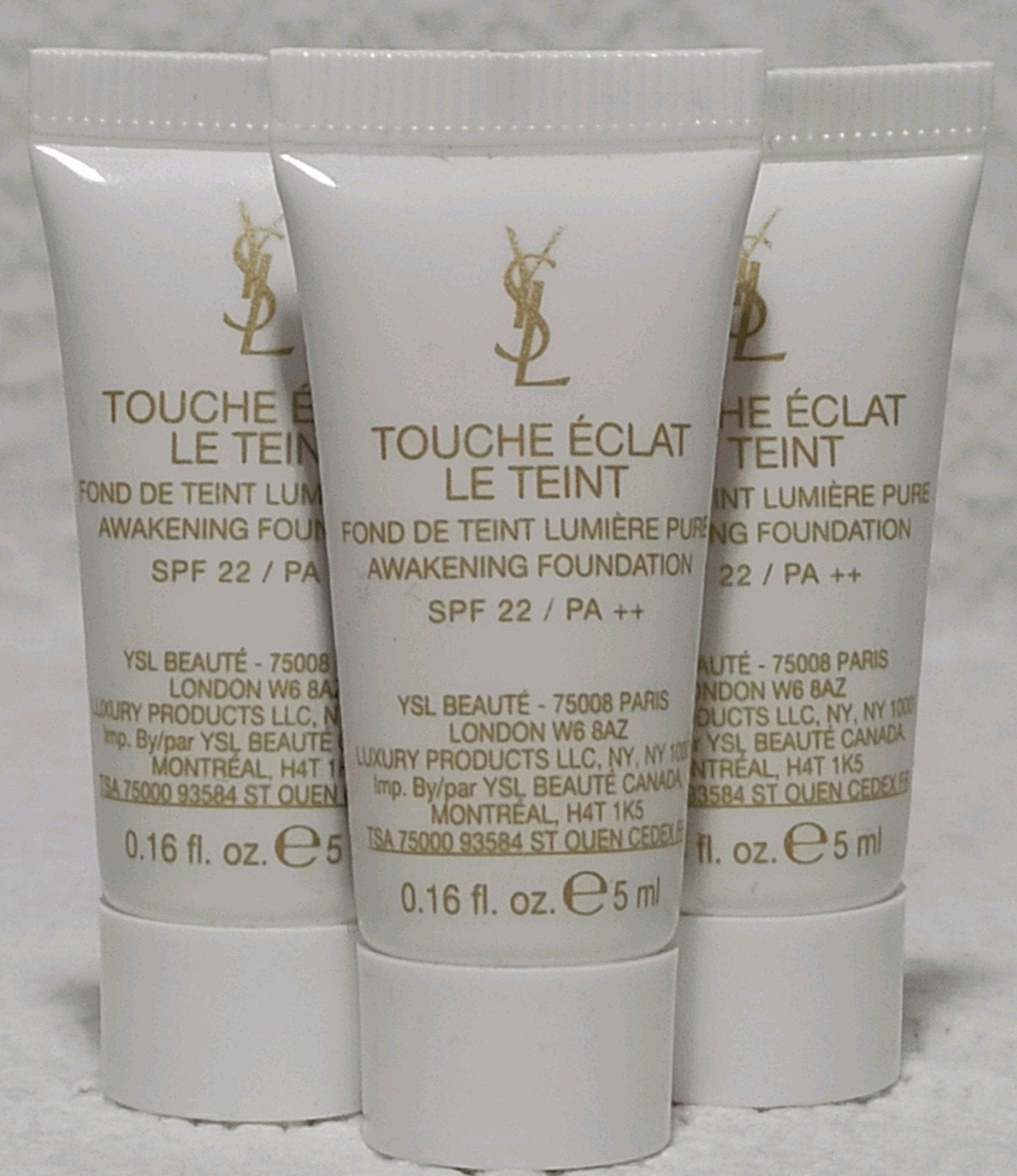 Yves Saint Laurent Touche Éclat Le Teint Foundation B30, Overige kleuren, Nieuw, Make-up, Verzenden
