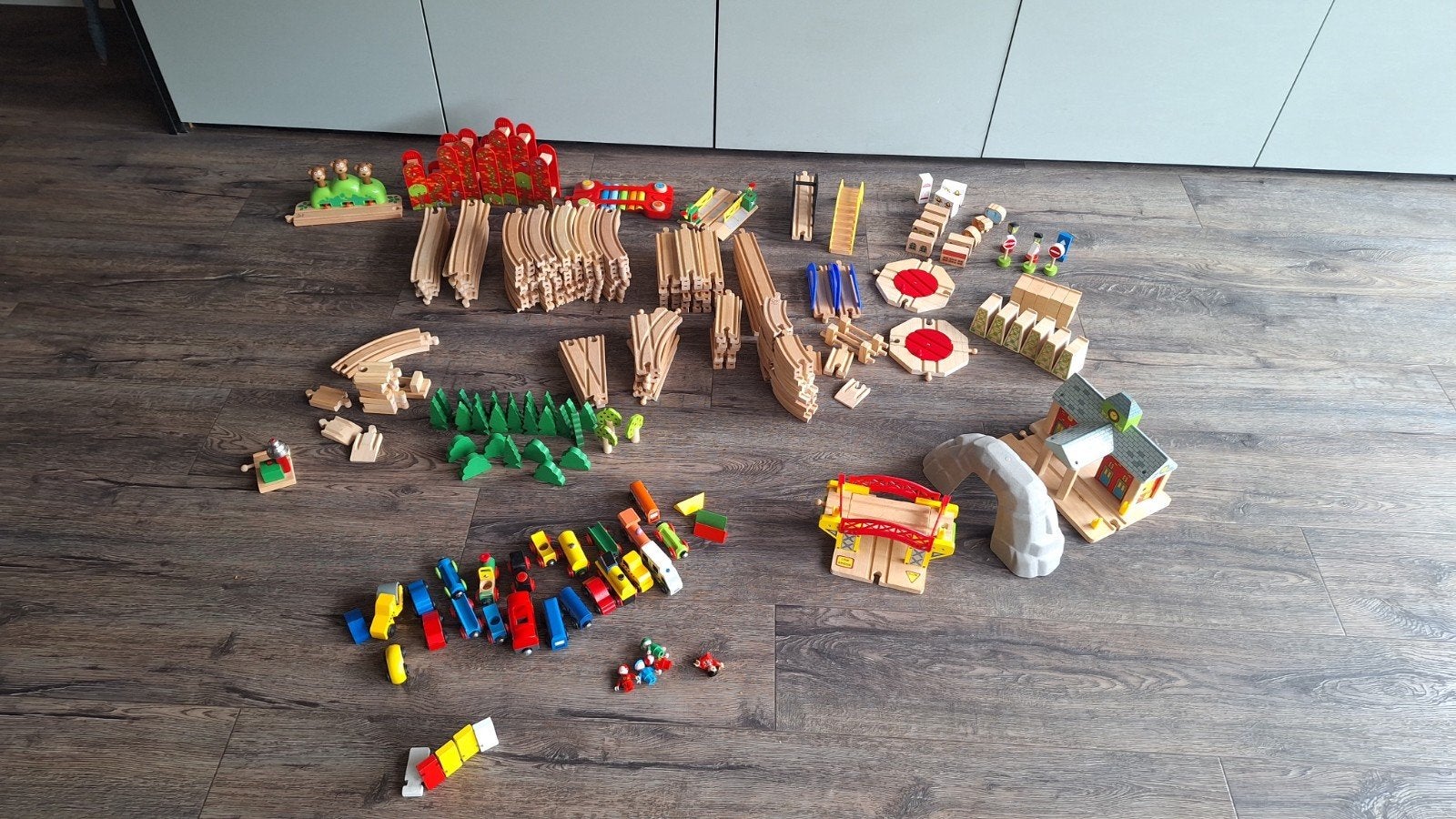 Grote houten treinset met veel accessoires, Ophalen of Verzenden, Gebruikt, Jongen of Meisje
