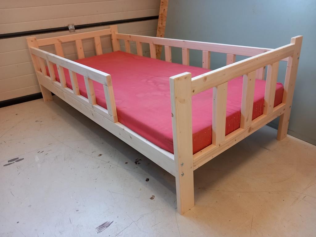 Bed Dreumes 90x200 (ook op andere maten), Ophalen, Zo goed als nieuw, 180 cm of meer, 85 tot 100 cm