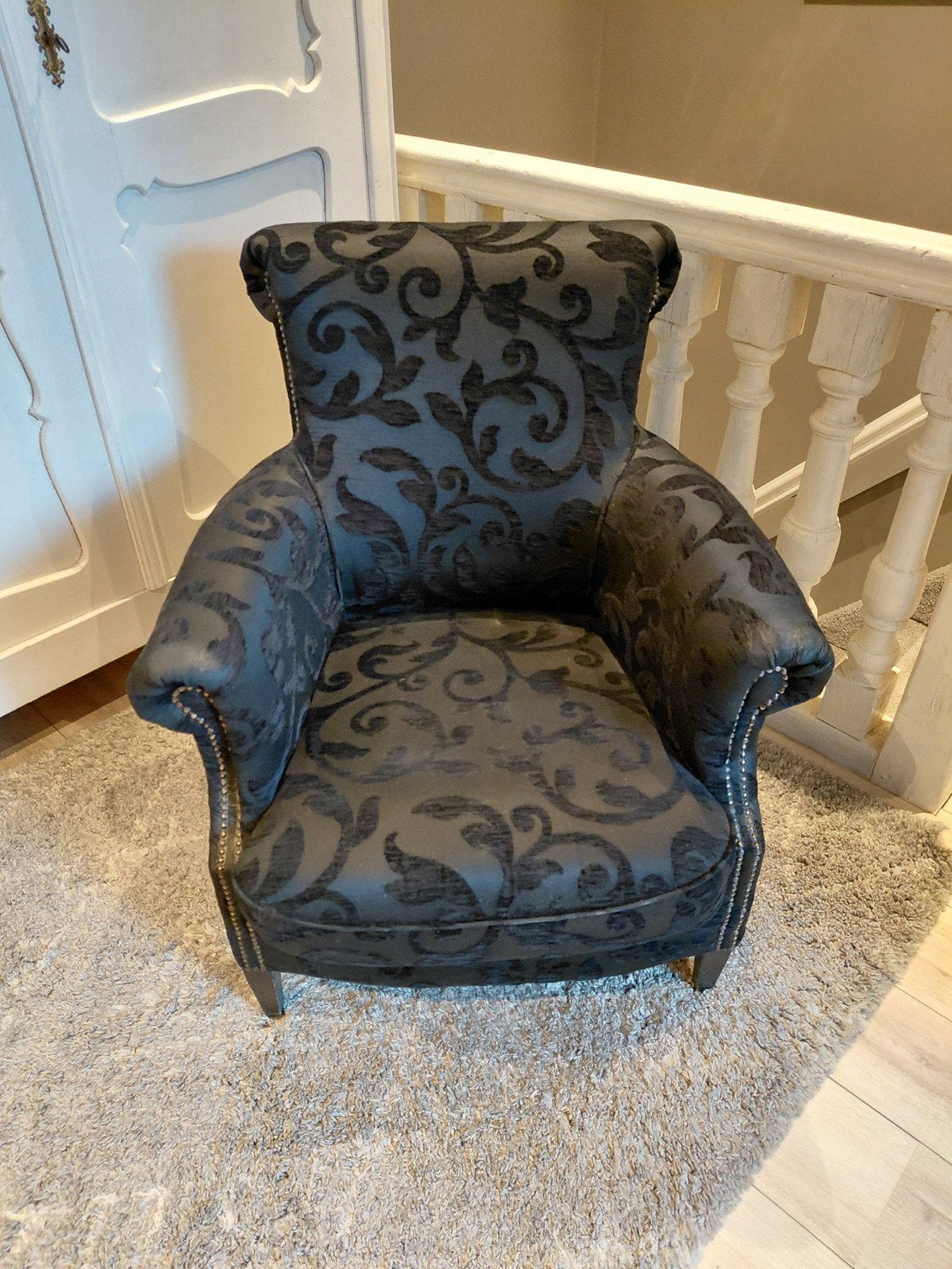 Elegante fauteuil met barokprint en nageltrim, Ophalen, Gebruikt, 75 tot 100 cm, 75 tot 100 cm