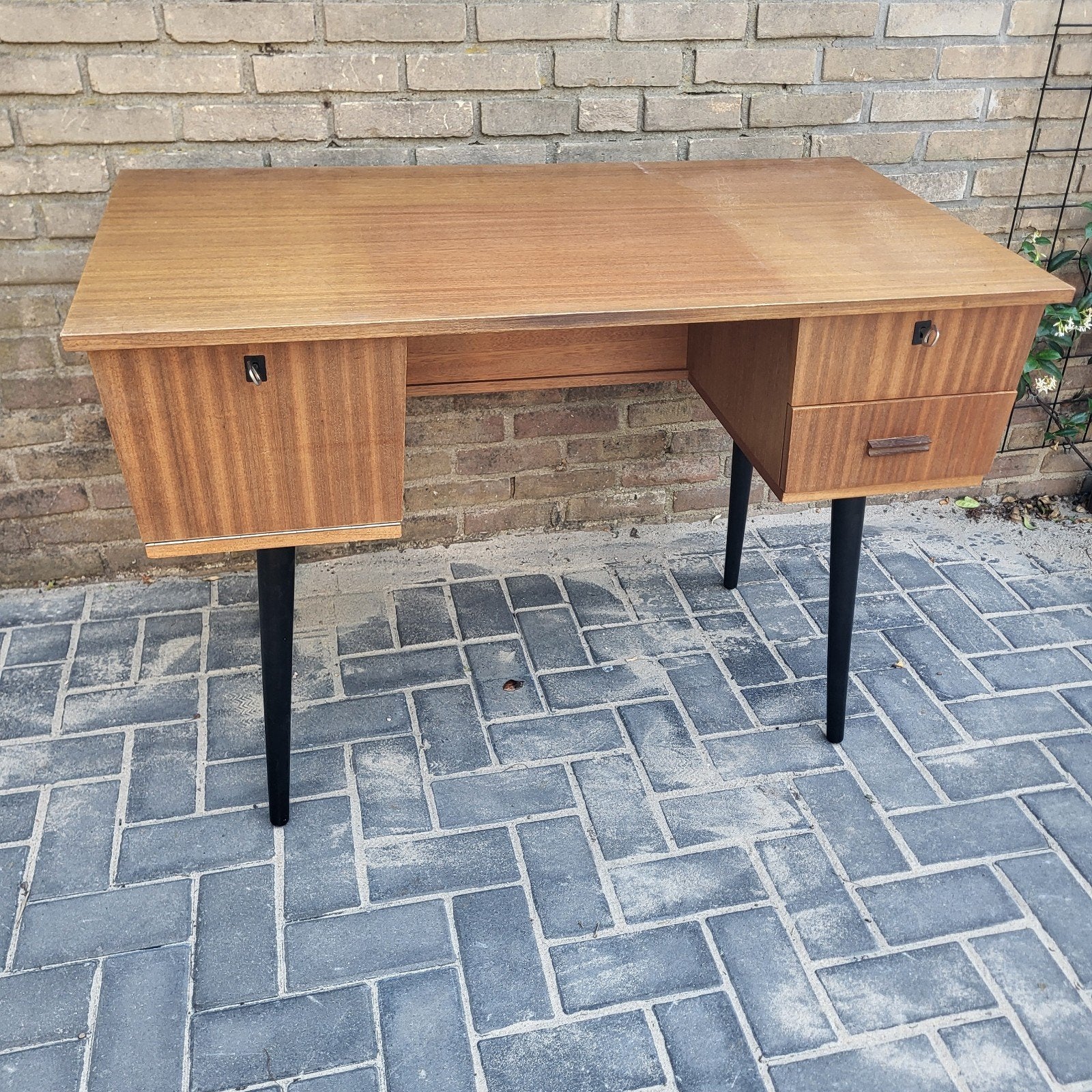 Mid-Cenrury vintage bureau jaren 60, Huis en Inrichting, Bureaus, Ophalen, Gebruikt, Hout, Vintage