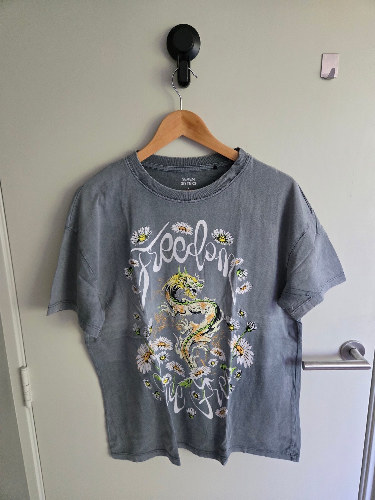 Seven Sisters T-shirt met draak en madeliefjes, maat M, Kleding | Dames, Maat 38/40 (M), Seven Sisters, Ophalen of Verzenden, Korte mouw