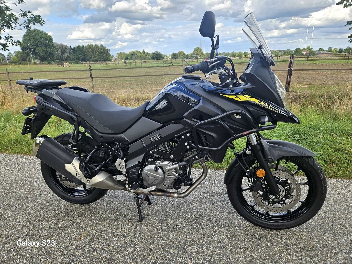 SUZUKI V-STROM DL650 ABS 2023 ZWART TRACTIECONTROL 8004 Km, Motorrijbewijs A, Bedrijf, Onbekend, Meer dan 35 kW