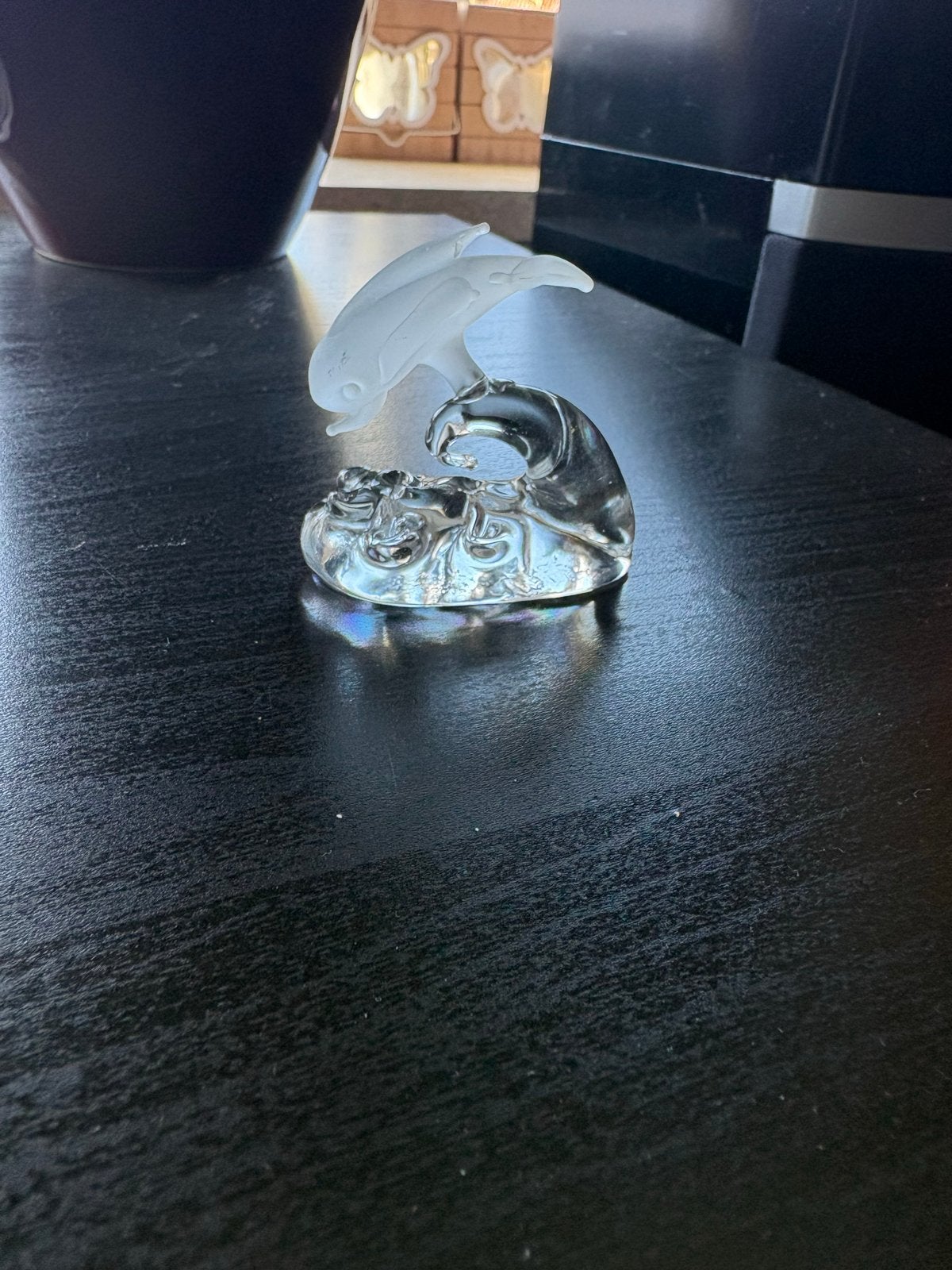 Glazen dolfijn op golf - Decoratief beeldje, Ophalen of Verzenden