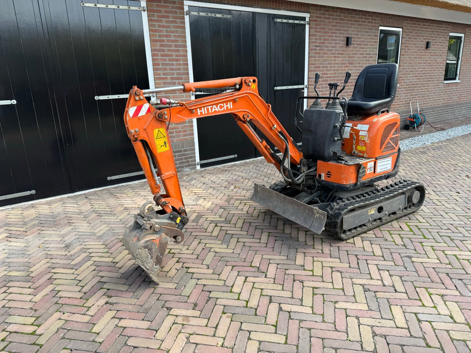 Hitachi minigraver met 2 bakken, Ophalen, Graafmachine