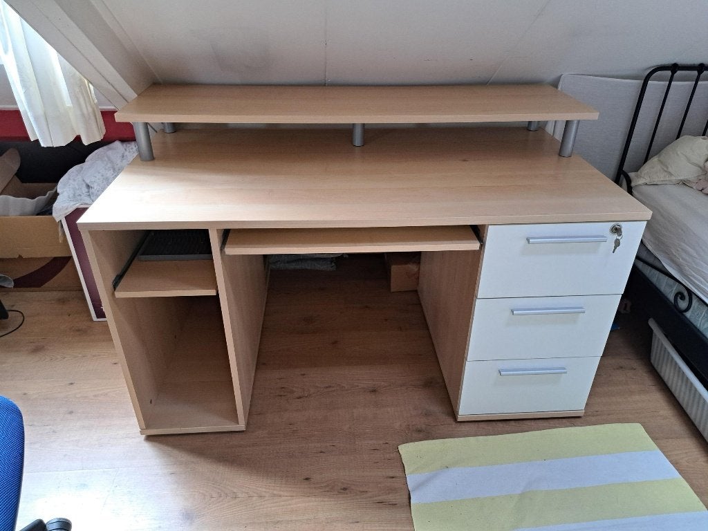 mooi groot bureau, Ophalen, Scandinavisch, 76 cm, Spaanplaat of MDF
