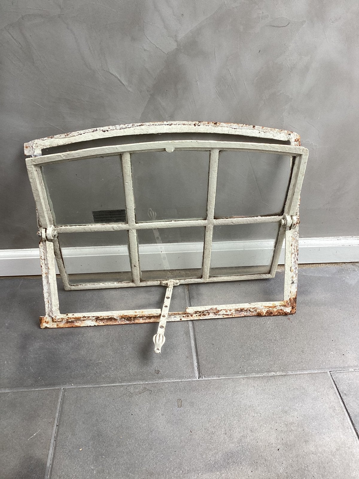 Antieke gietijzeren stalraam, Doe-het-zelf en Verbouw, Glas en Ramen, Ophalen, Gebruikt, Minder dan 80 cm