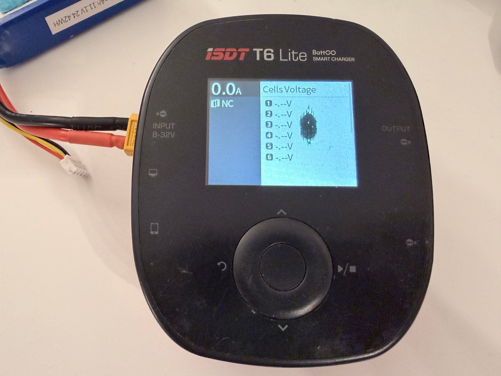 ISDT T6 Lite lader, met een lichte beschadiging in het LCD, Ophalen of Verzenden, Gebruikt, Elektro