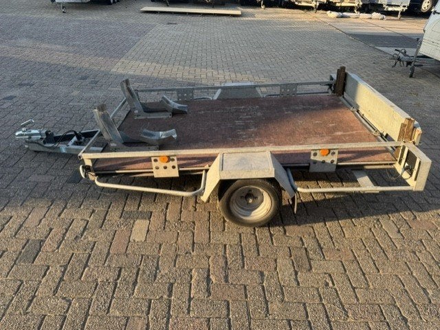 Motoraanhangwagen ongeremd, Ophalen, Gebruikt
