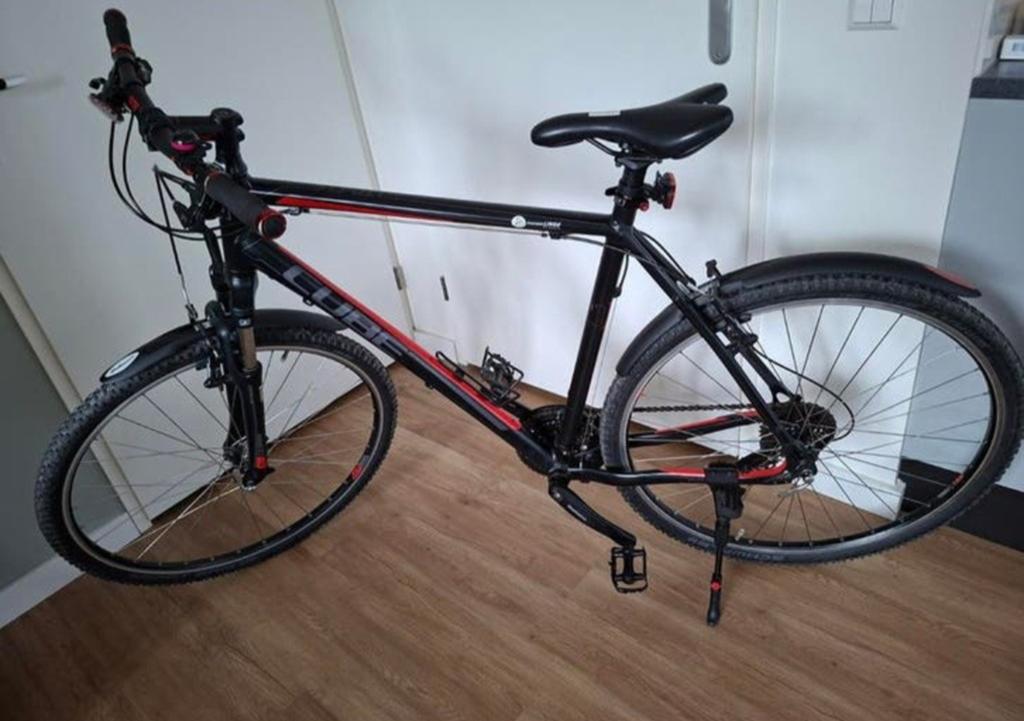 Cube fiets met spatborden en standaard, 28 inch, Gebruikt, Meer dan 20 versnellingen, Schijfrem