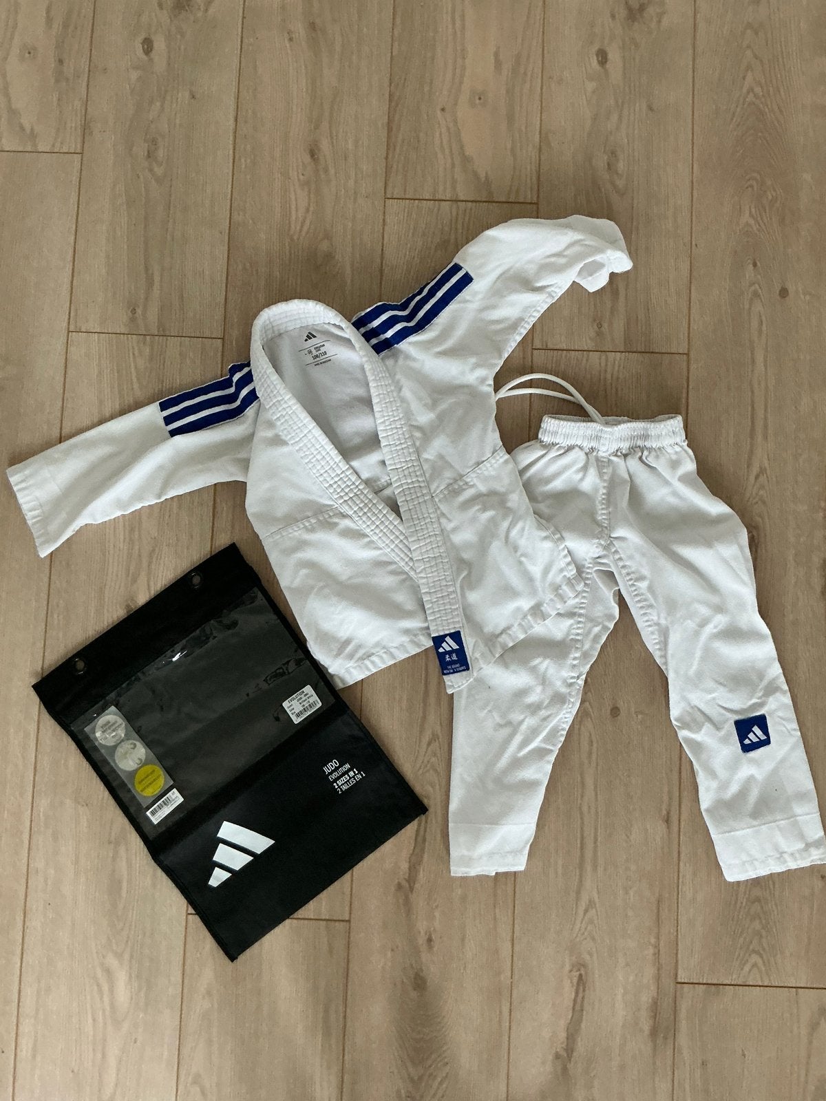 Adidas Judo pak - Maat 100/110, Sport en Fitness, Maat XS of kleiner, Judo, Vechtsportpak, Ophalen of Verzenden