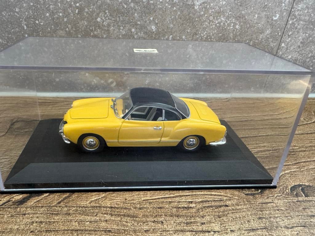Minichamps 1/43 Volkswagen Karmann Ghia geel, Ophalen of Verzenden, Zo goed als nieuw, Auto, MiniChamps