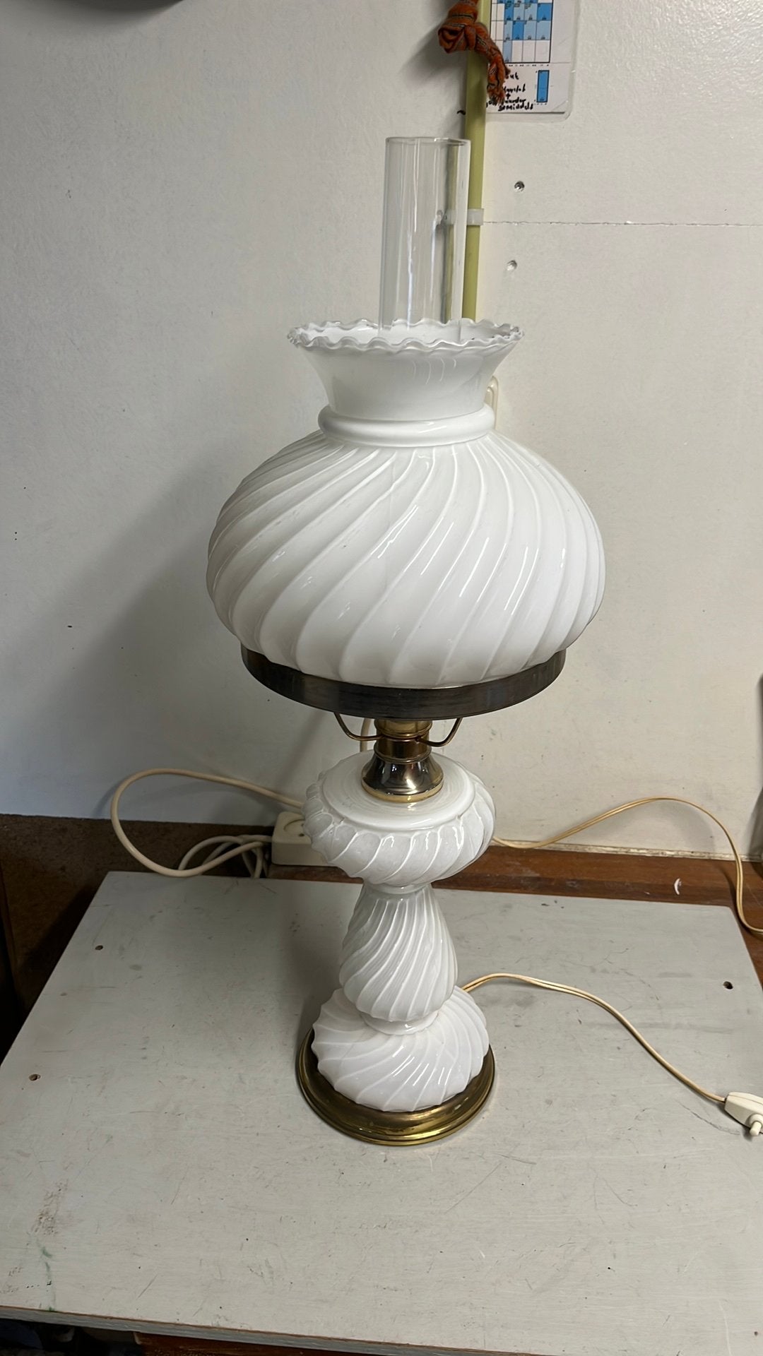 Vintage Elektrische Tafellamp in de stijl van ern petroleuml, Wit, Ophalen of Verzenden, Vintage