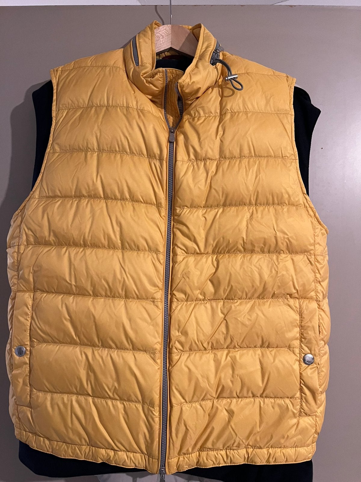 Brunello Cucinelli bodywarmer, Ophalen of Verzenden, Nieuw, Maat 56/58 (XL), Geel