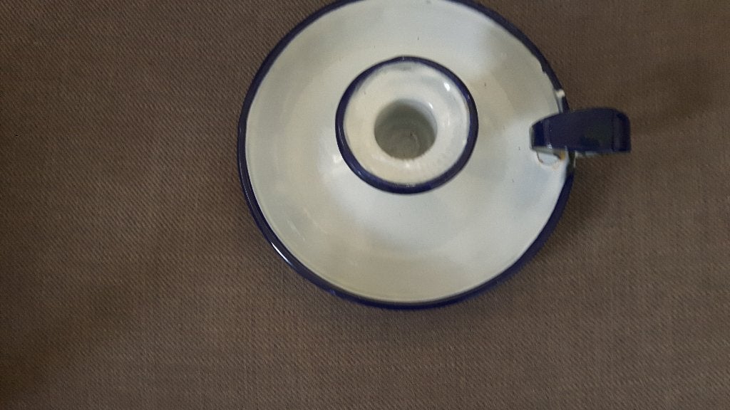Vintage geëmailleerde kandelaar - wit met blauwe rand,antiek, Antiek en Kunst, Antiek | Emaille, Ophalen of Verzenden