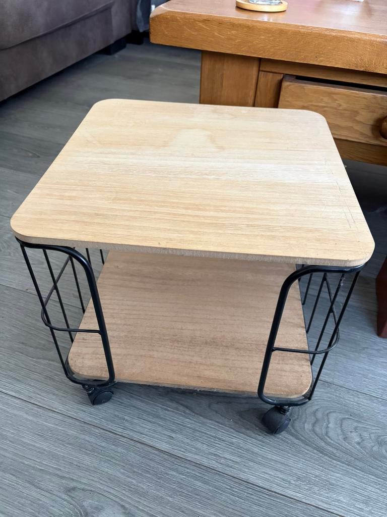Rollende bijzettafel, Huis en Inrichting, Tafels | Bijzettafels, Minder dan 55 cm, Rond, Zo goed als nieuw, Ophalen