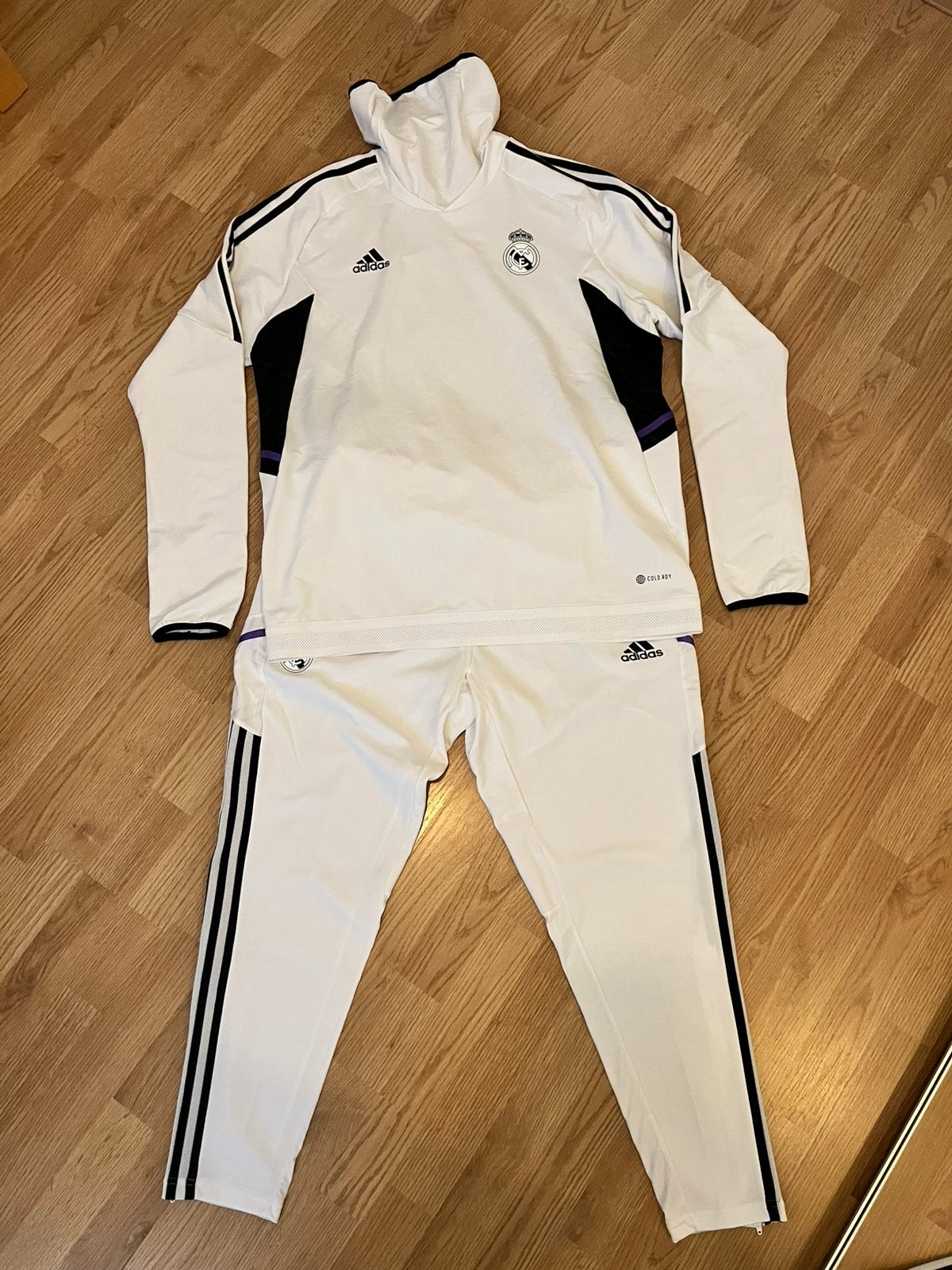 Adidas Real Madrid trainingspak maat XL – nieuw met kaartjes, Ophalen of Verzenden, Zo goed als nieuw, Maat 56/58 (XL), Wit