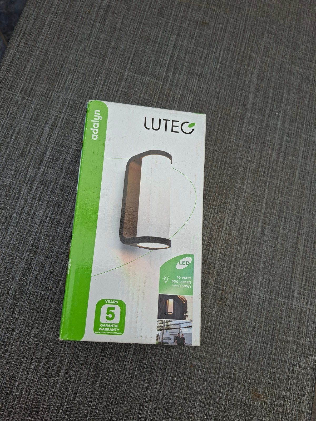 Lutec Adalyn LED Wandlamp - Nieuw in Verzegelde Verpakking, Tuin en Terras, Ophalen of Verzenden, Nieuw
