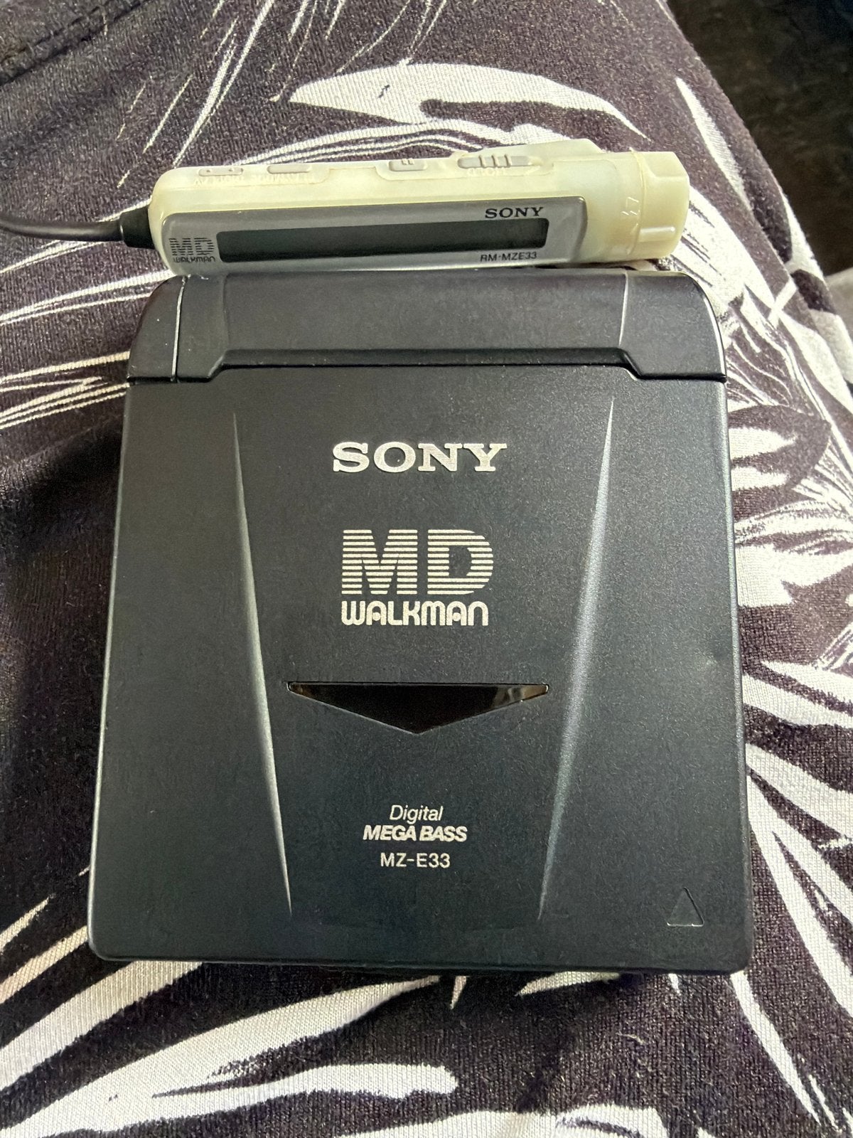 Sony MD Walkman MZ-E33 Minidisc-speler met afstandsbediening, Ophalen of Verzenden, Minidisc-speler