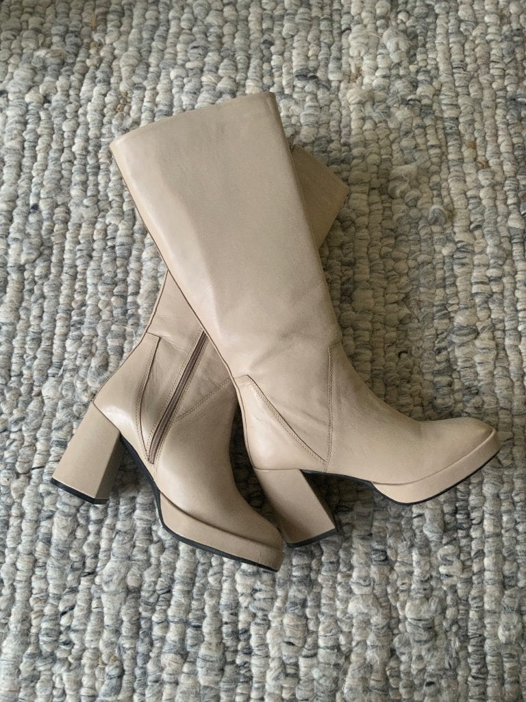 Mooie lange beige laarzen van Omoda (nieuw), Ophalen, Hoge laarzen, Beige, Omoda