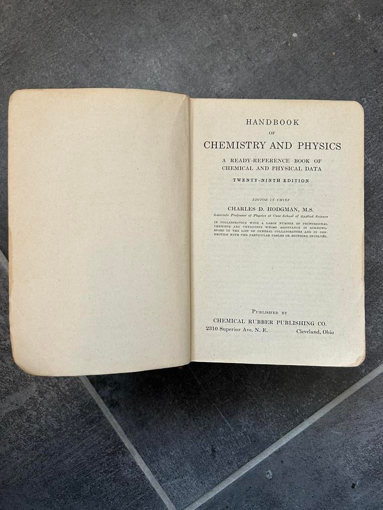 Handbook of Chemistry and Physics 1945, Antiek en Kunst, Ophalen of Verzenden