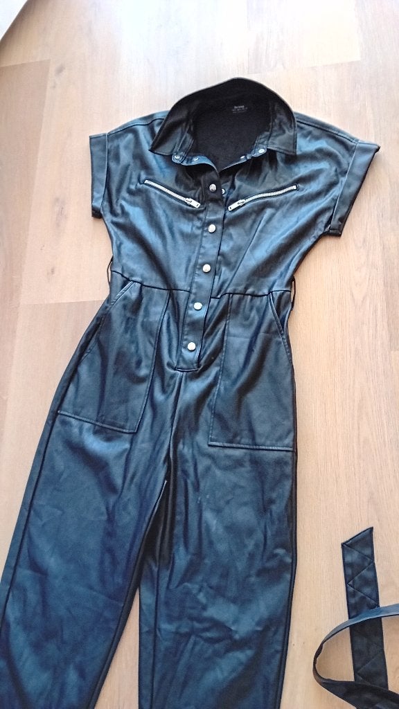 Jumpsuit nieuw nep leren maat S, Kleding | Dames, Jumpsuits, Zwart, Nieuw, Ophalen of Verzenden, Maat 36 (S)
