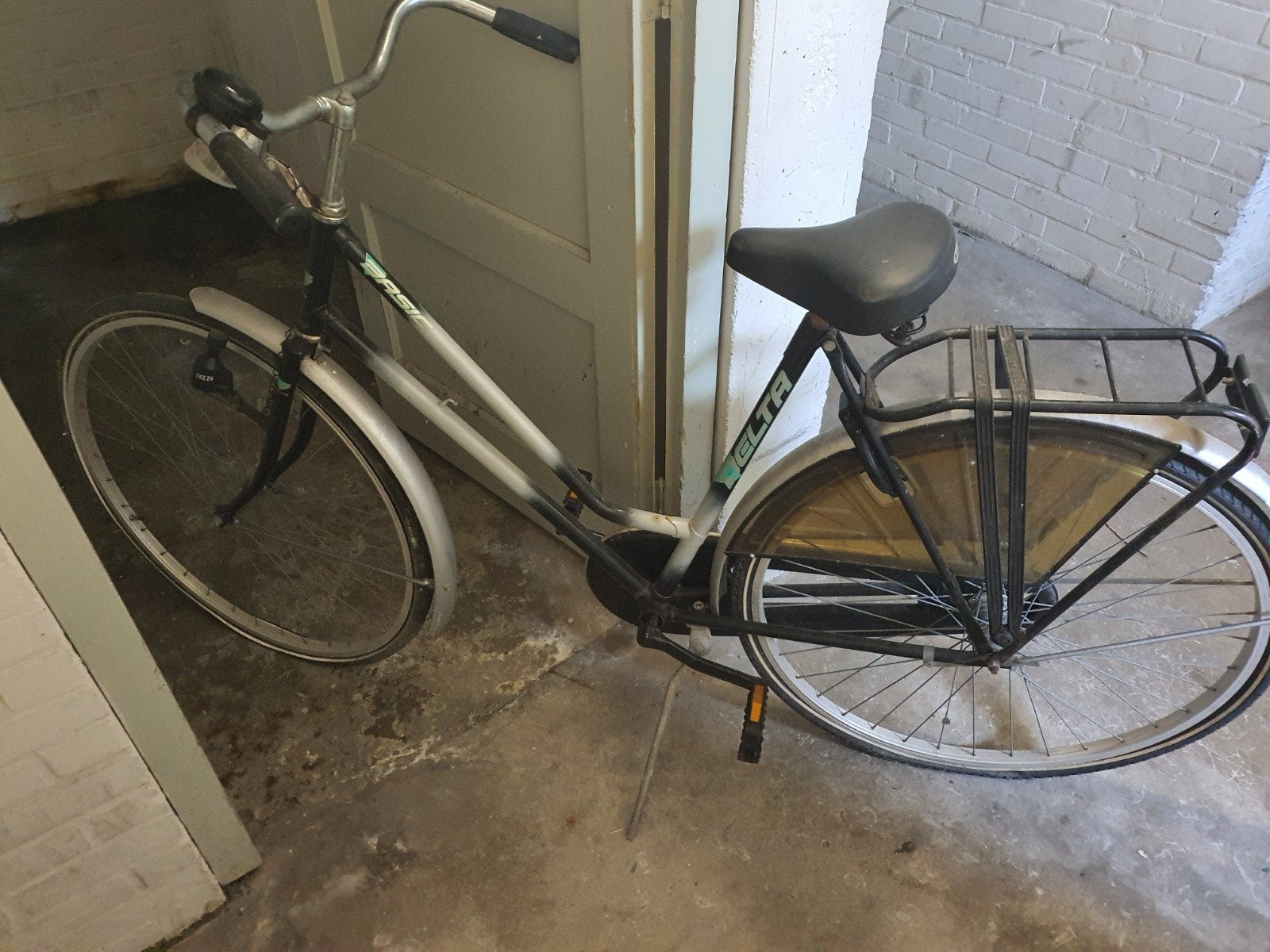 Fiets met lekke banden - opknapper, Ophalen, Gebruikt, Overige merken
