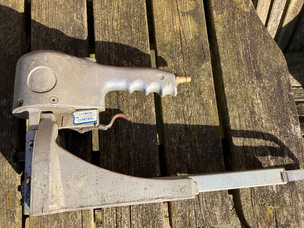Dozen nietmachine tacker op perslucht, Ophalen, Gebruikt