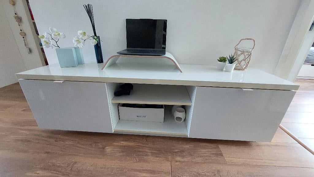 Tv meubel Ikea Byas in hoogglans wit, Ophalen, Overige materialen, Gebruikt, 150 tot 200 cm