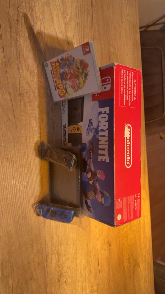 Nintendo switch fortnite editie met mario spel, Spelcomputers en Games, Spelcomputers | Nintendo Switch, Zo goed als nieuw, Switch 2019 Upgrade