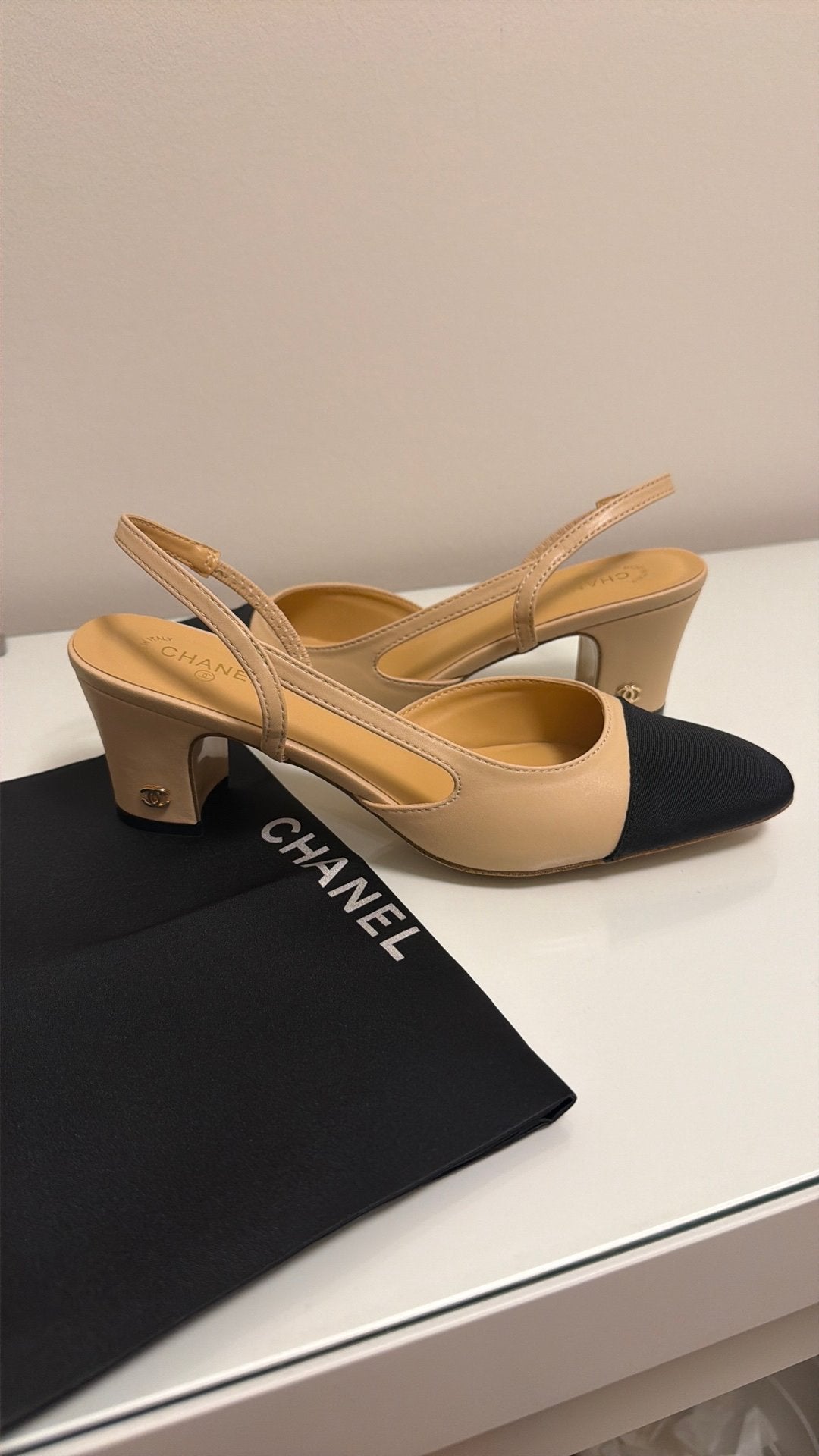 Slingback, Beige, Onbekend., Ophalen of Verzenden, Sneakers of Gympen