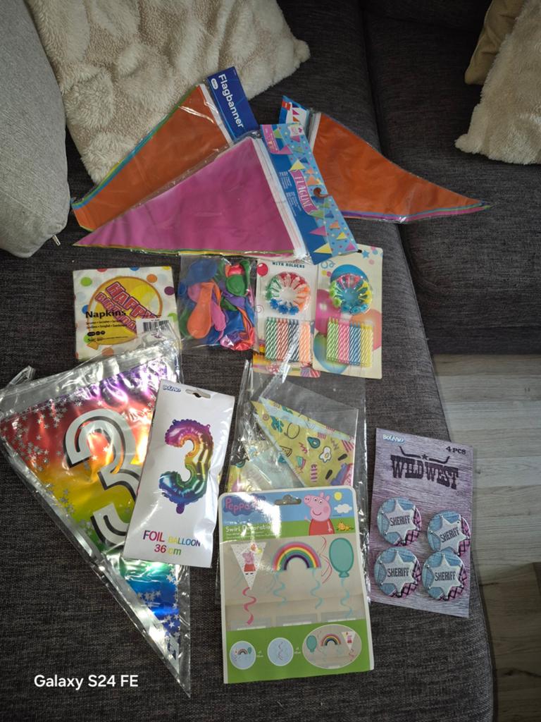 Feestartikelen pakket: vlaggen, ballonnen, servetten, etc., Ophalen of Verzenden, Nieuw, Feestartikel, Verjaardag