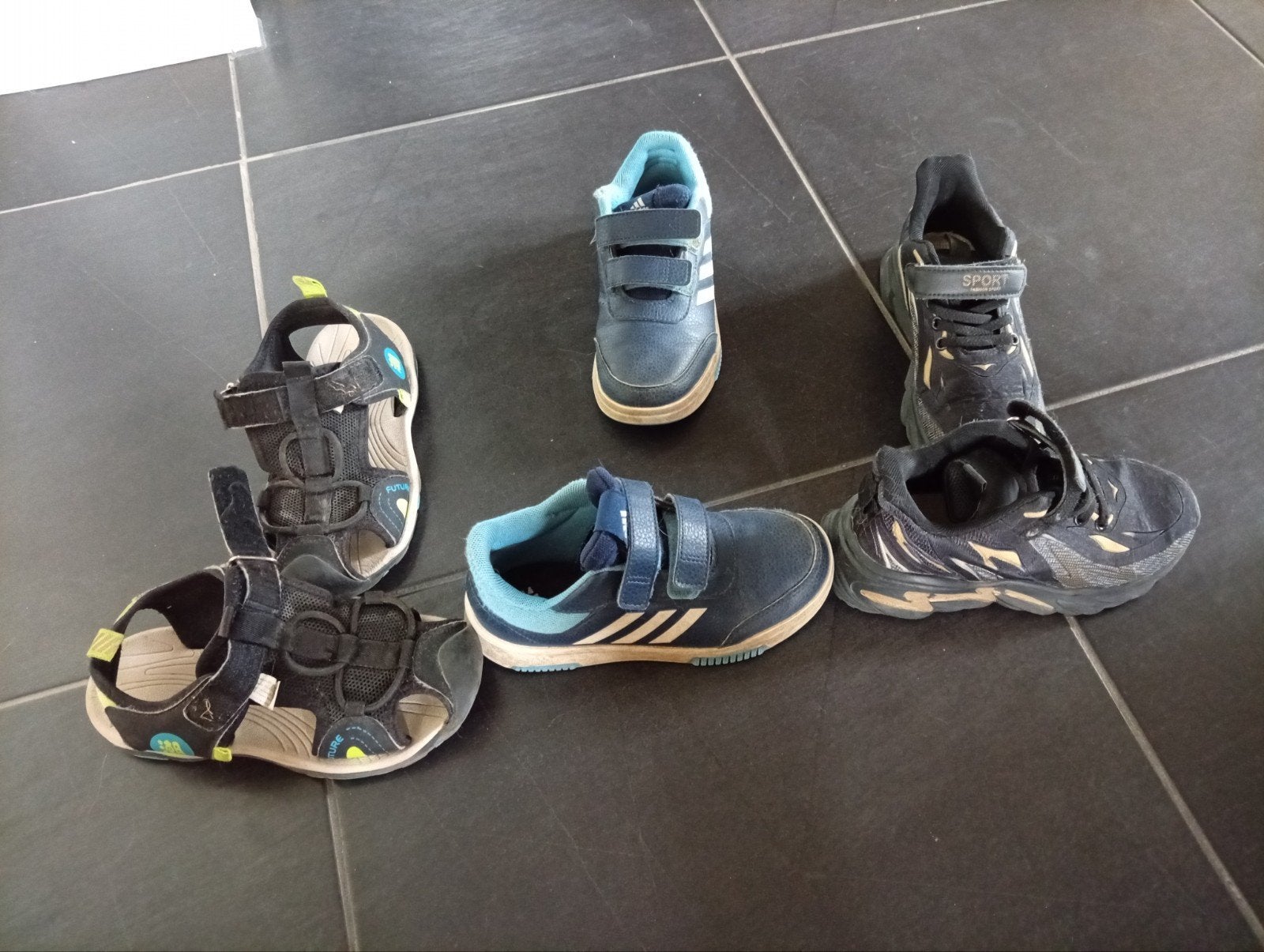 Partij kinderschoenen maat 32, Kinderen en Baby's, Kinderkleding | Schoenen en Sokken, Adidas, Gebruikt, Schoenen, Ophalen of Verzenden
